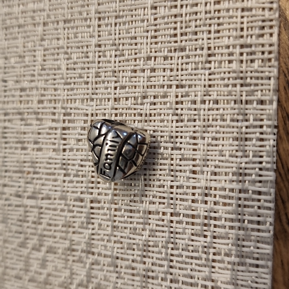 Individuality Family Bead